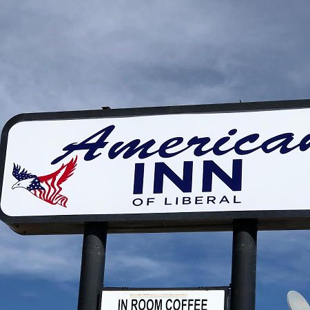 American Inn Of Либерал Екстериор снимка