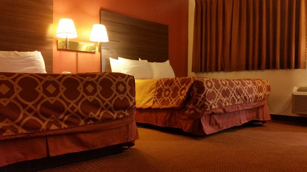 American Inn Of Либерал Екстериор снимка