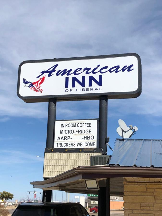 American Inn Of Либерал Екстериор снимка